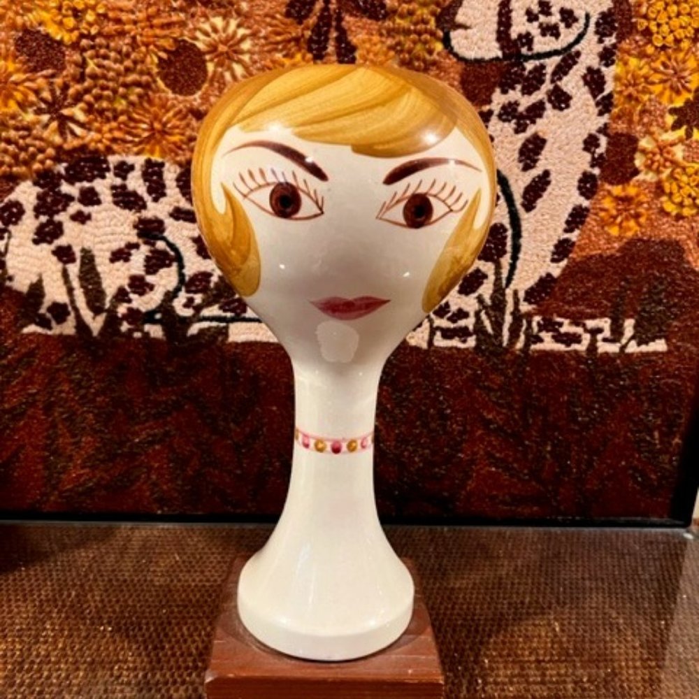 Meet your Posher, Joan